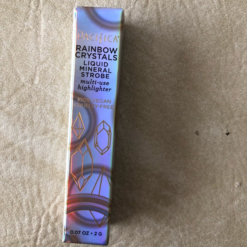 Liquid mineral strobe highlighter